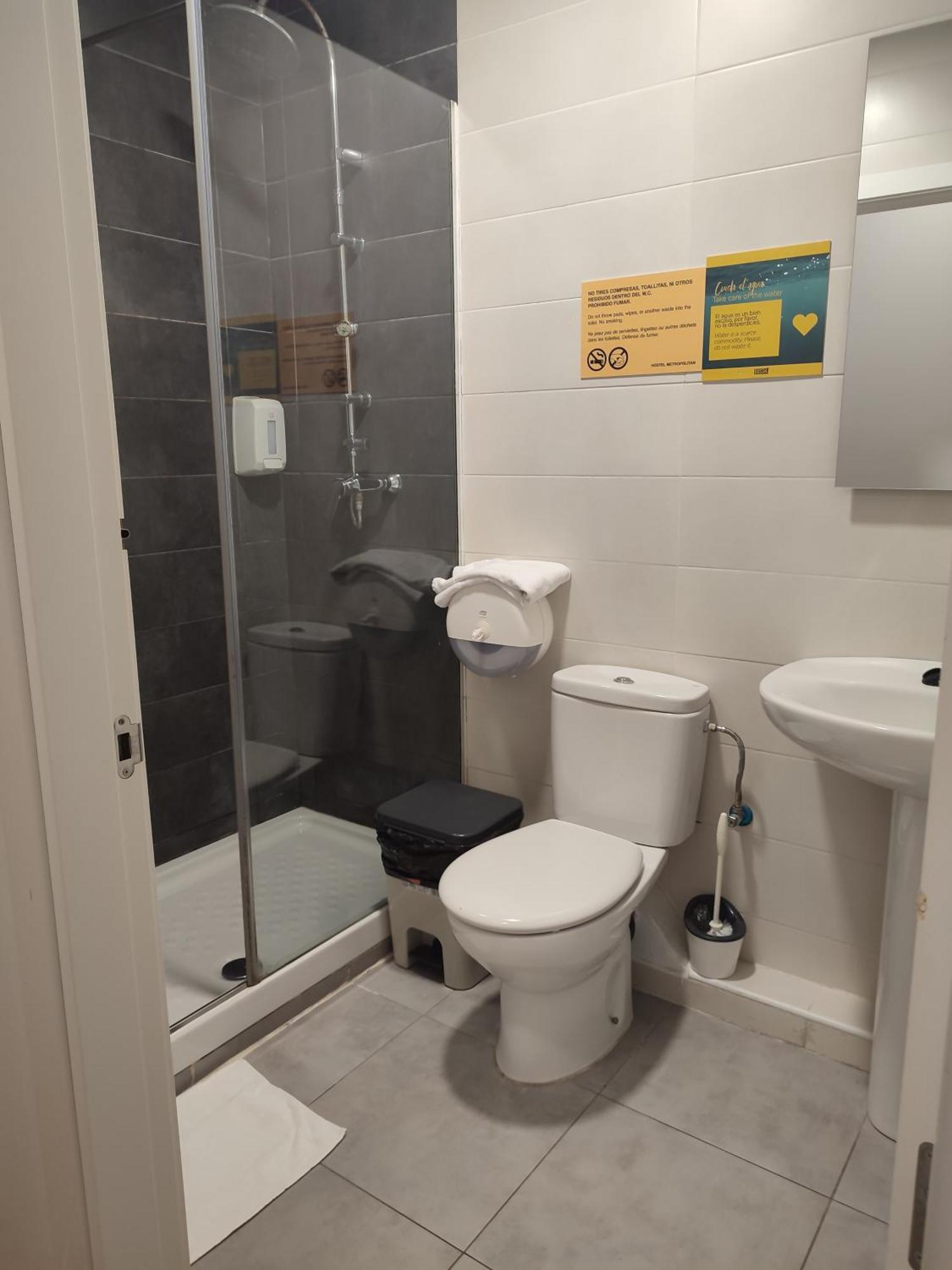 Bilbao Metropolitan Hostel By Bossh Hotels Zewnętrze zdjęcie