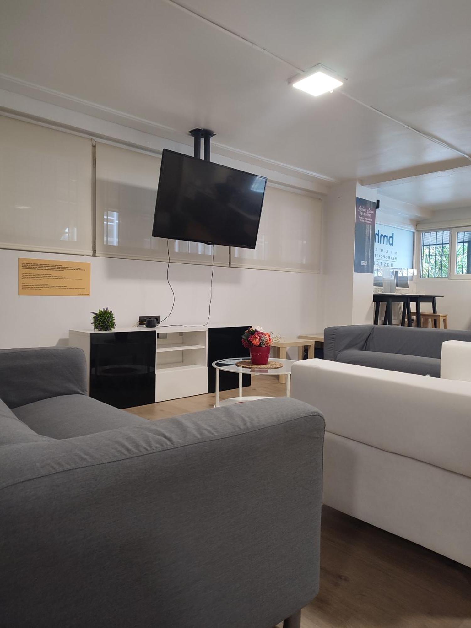 Bilbao Metropolitan Hostel By Bossh Hotels Zewnętrze zdjęcie