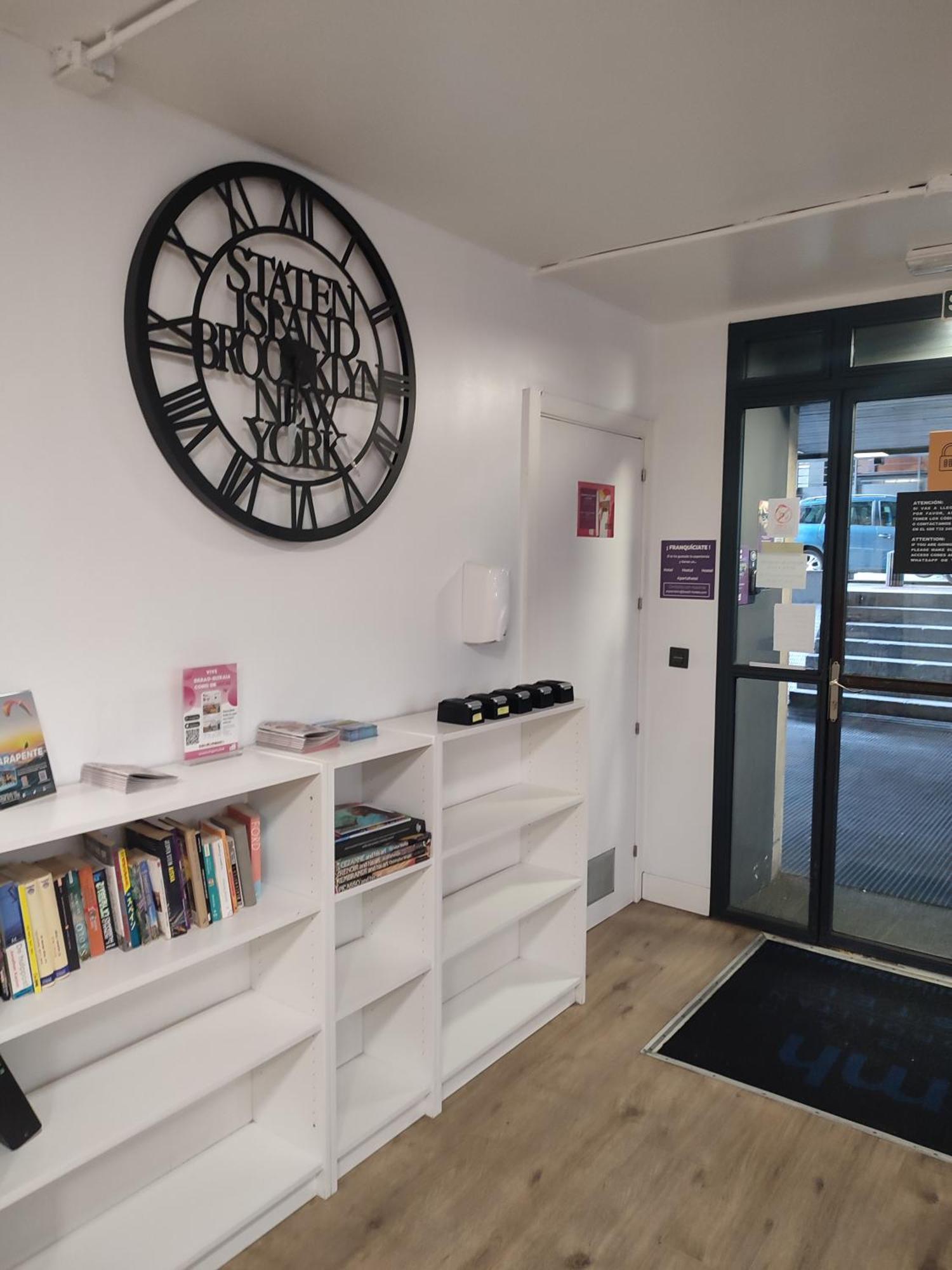 Bilbao Metropolitan Hostel By Bossh Hotels Zewnętrze zdjęcie